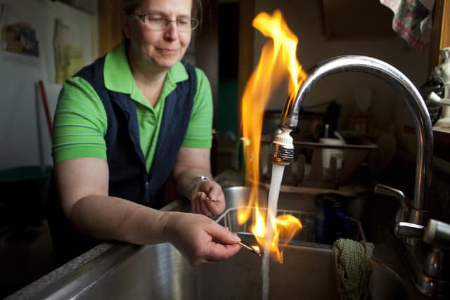 Flammable tap water pollutoin image